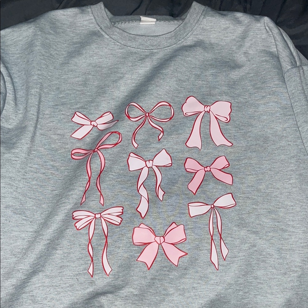 L Gray Sweatshirt with Pink Bow Designs